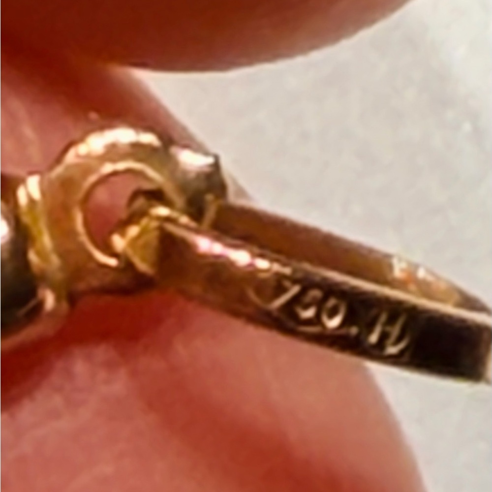 18k yellow Gold Crucifix Pendant - Picture 7 of 7